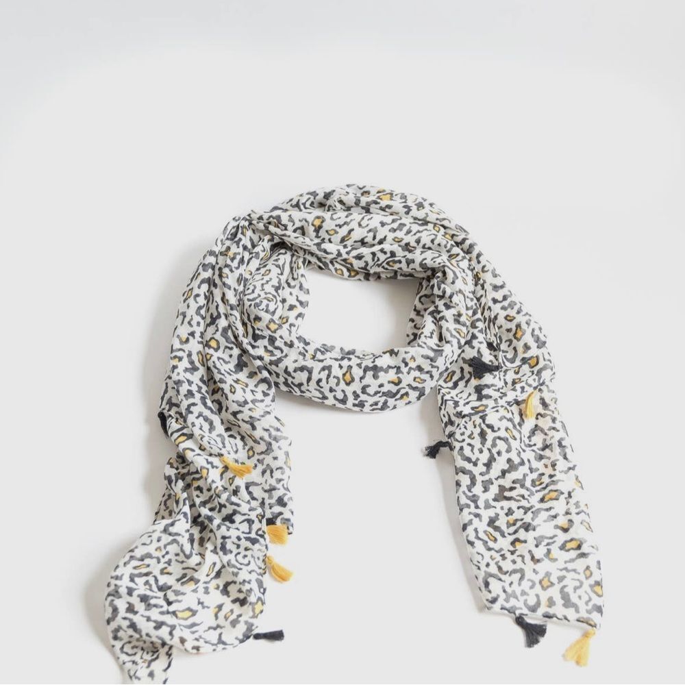Leopard Print Scarf - Picture 2 of 4